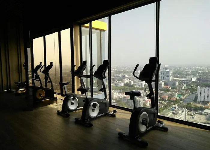 شقة Pool On The Roof, 200m To The Airport Link Bts *
