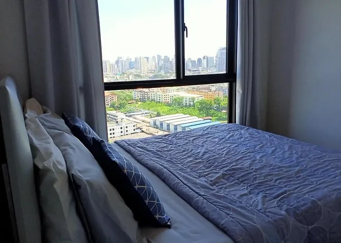 Pool On The Roof, 200m To The Airport Link Bts *