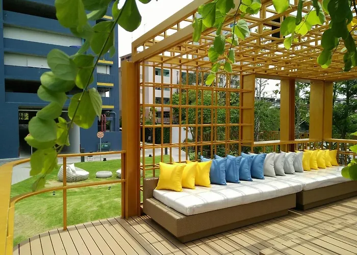 Pool On The Roof, 200m To The Airport Link Bts شقة *